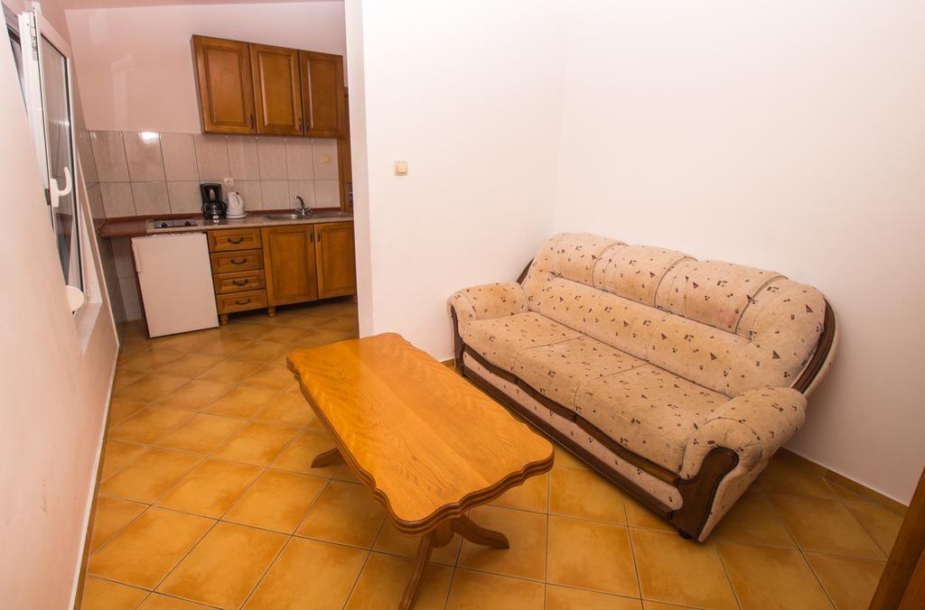 Apartments De Lara Утєха Екстер'єр фото
